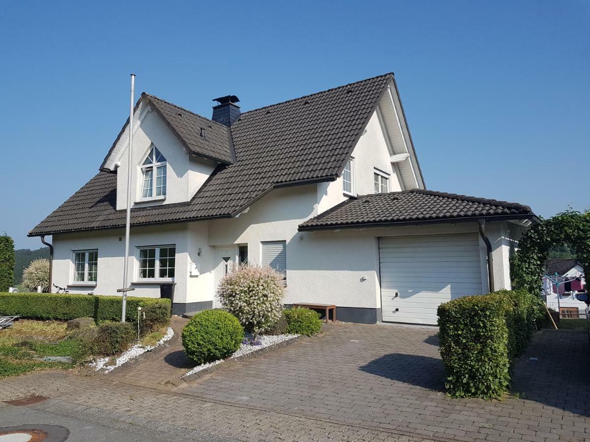 Ferienwohnung Quirinus Eslohe Luaran gambar
